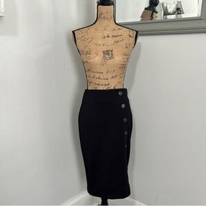 Elegant Black high-waisted skirt